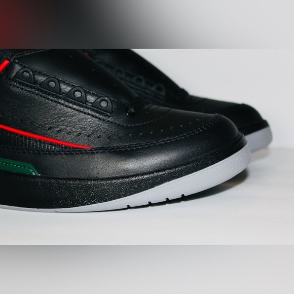 Jordan Air Jordan 2 Retro Low Black Fire Red Low-top basketball shoes DV9956-006 - Picture 2 of 10